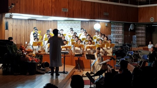 할렐루야찬양대 --- 지휘 강희태/ 반주 김현수
"하나님의 은혜/ 또 하나의 열매를 바라시며" 
